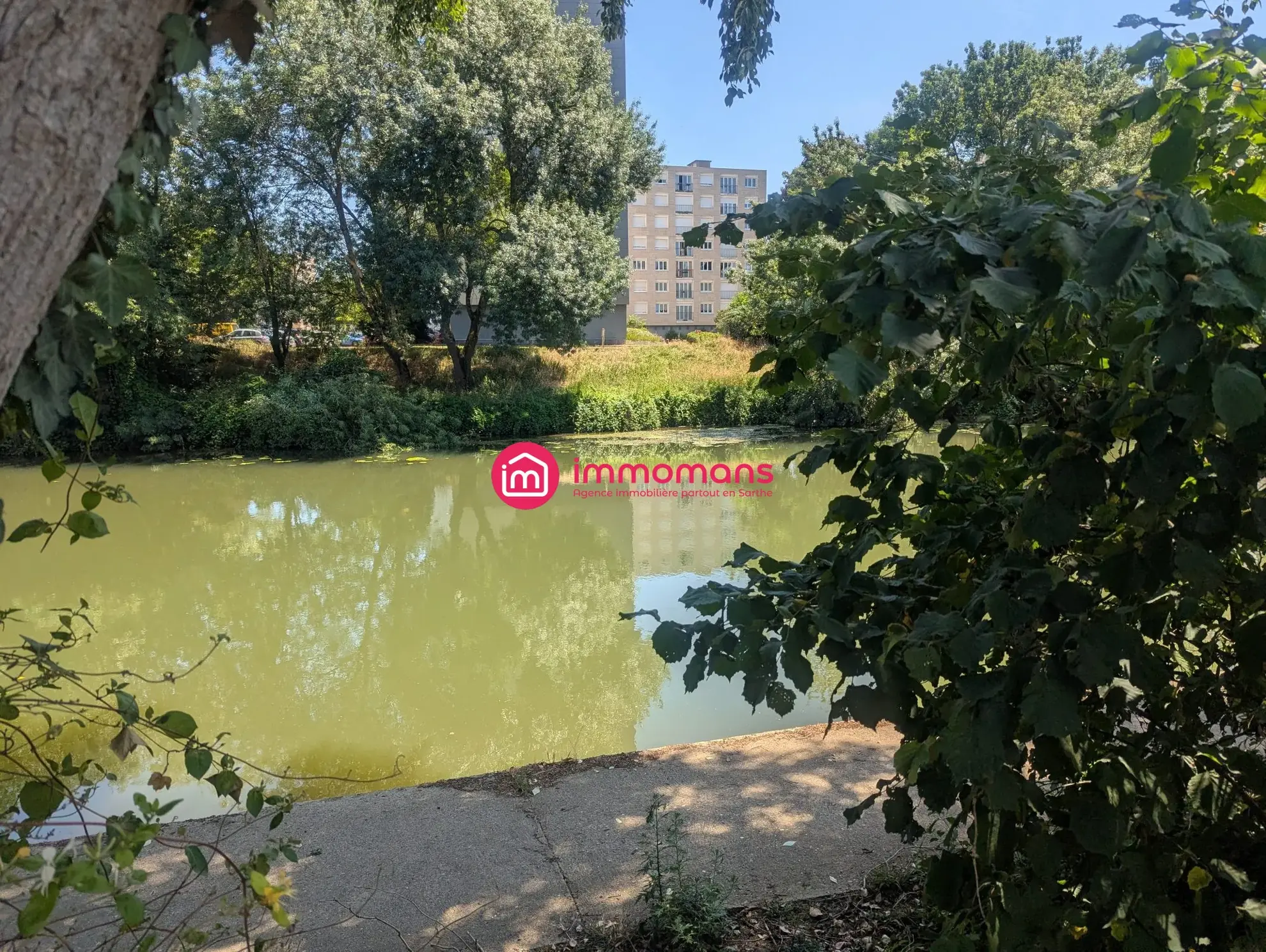 Appartement T2 de 48 m² avec parking et cave au Le Mans — Proche commodités 