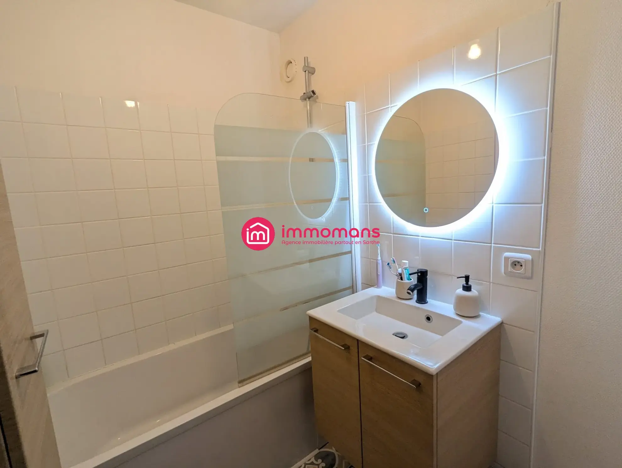 Appartement T2 de 48 m² avec parking et cave au Le Mans — Proche commodités 