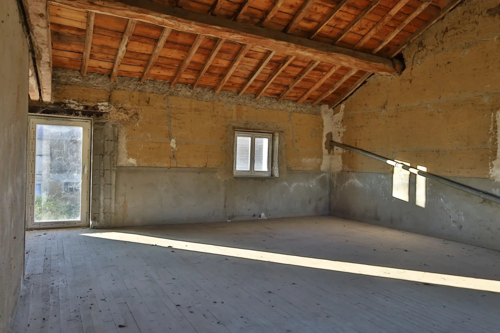 À vendre maison de 156 m2 à Saint Just Chaleyssin avec terrain et stationnement 