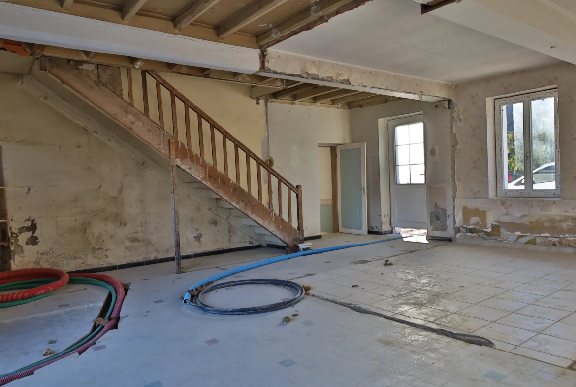 À vendre maison de 156 m2 à Saint Just Chaleyssin avec terrain et stationnement 