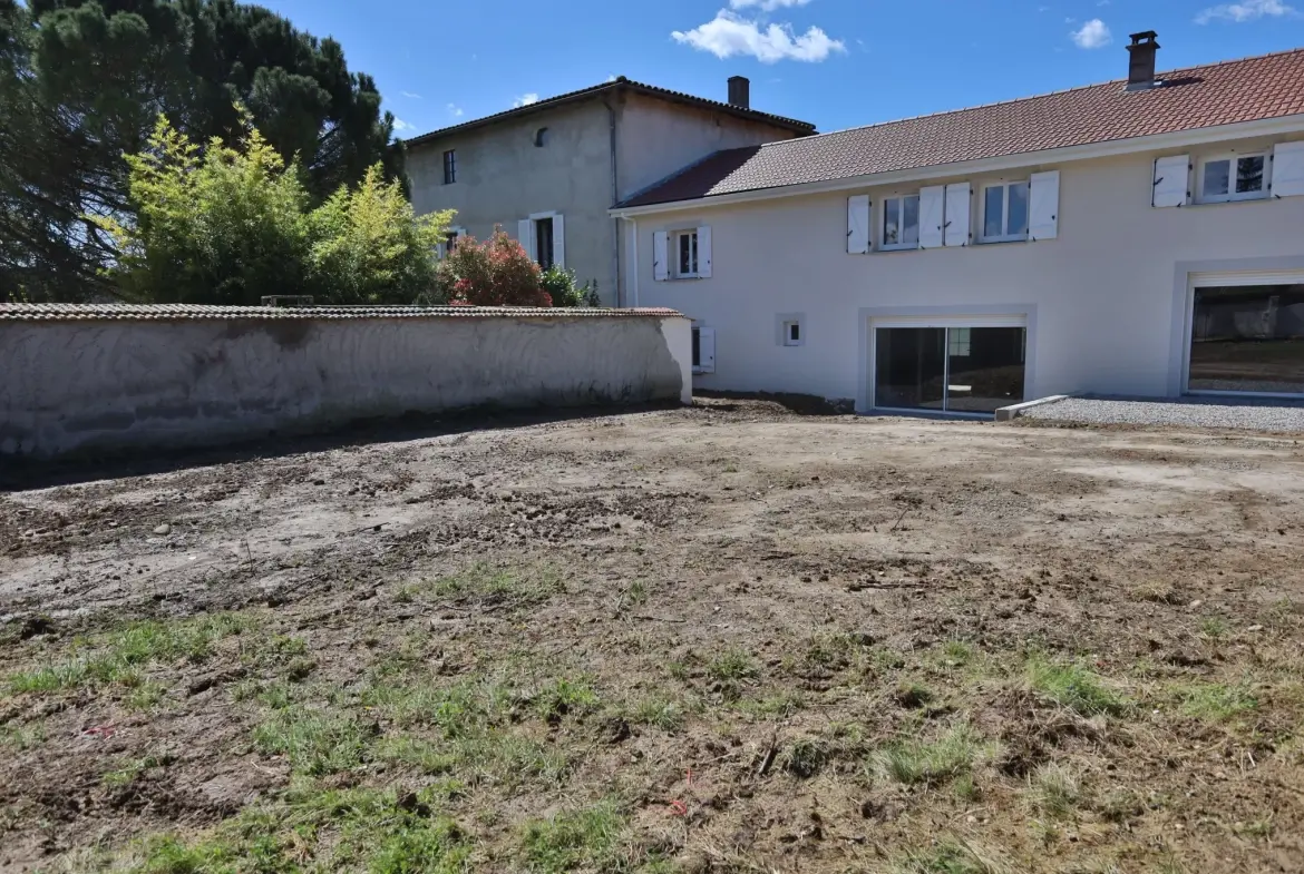 À vendre maison de 156 m2 à Saint Just Chaleyssin avec terrain et stationnement 