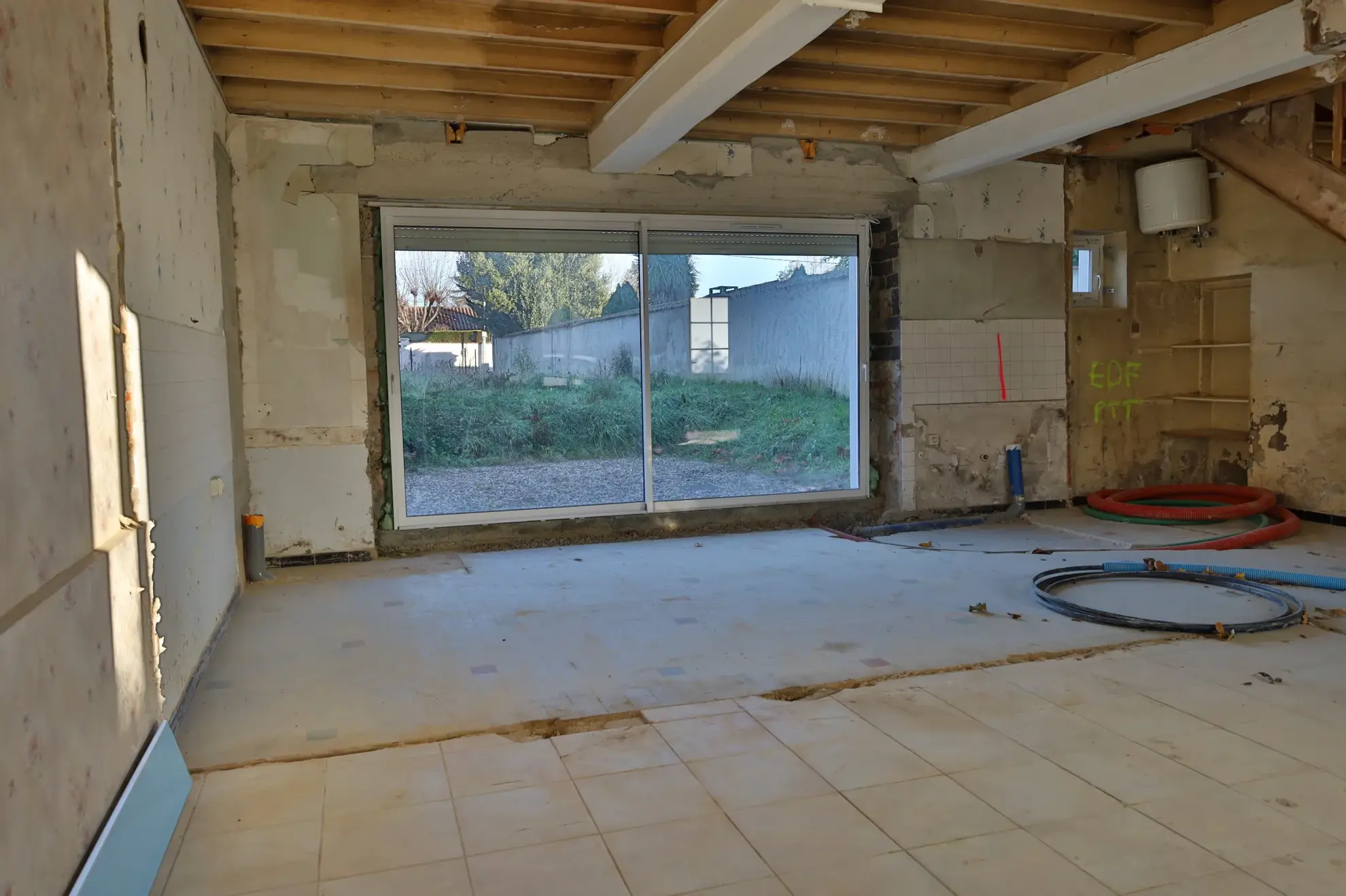 À vendre maison de 156 m2 à Saint Just Chaleyssin avec terrain et stationnement 