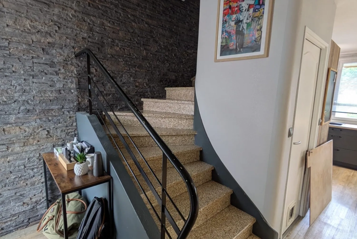 Maison rénovée à Castres avec jardin, terrasse et 3 chambres proche avenue Émilie de Villeneuve 