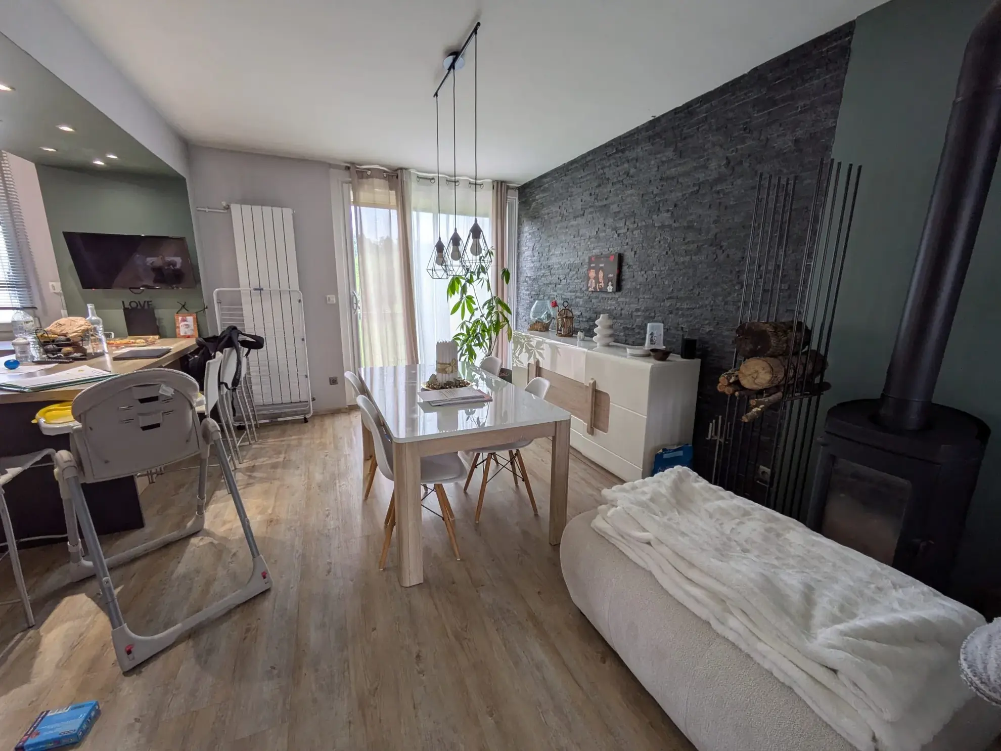 Maison rénovée à Castres avec jardin, terrasse et 3 chambres proche avenue Émilie de Villeneuve 