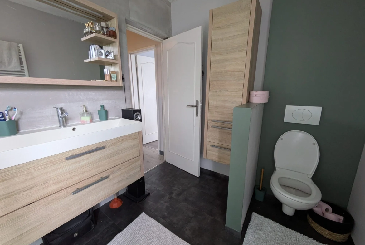 Maison rénovée à Castres avec jardin, terrasse et 3 chambres proche avenue Émilie de Villeneuve 