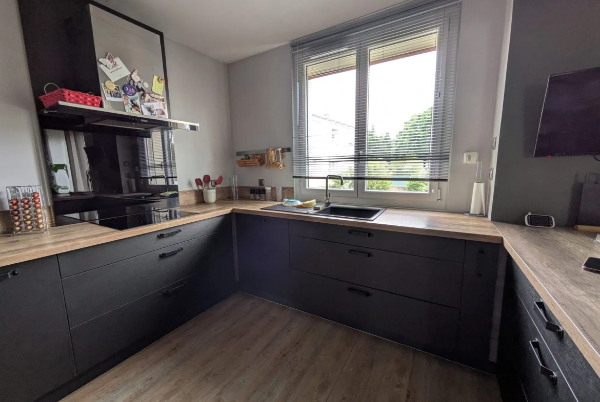 Maison rénovée à Castres avec jardin, terrasse et 3 chambres proche avenue Émilie de Villeneuve 