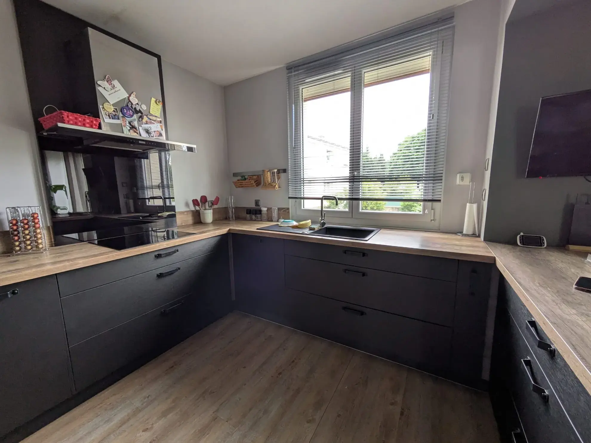 Maison rénovée à Castres avec jardin, terrasse et 3 chambres proche avenue Émilie de Villeneuve 