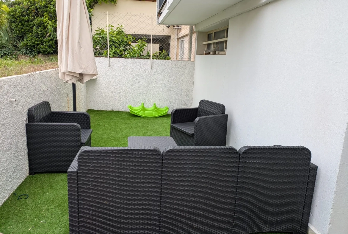 Maison rénovée à Castres avec jardin, terrasse et 3 chambres proche avenue Émilie de Villeneuve 