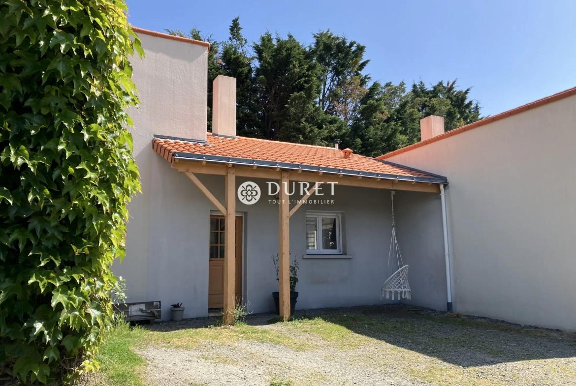 Maison à vendre à Orée-d'Anjou, 95 m² avec dépendance et jardin, proche nature 