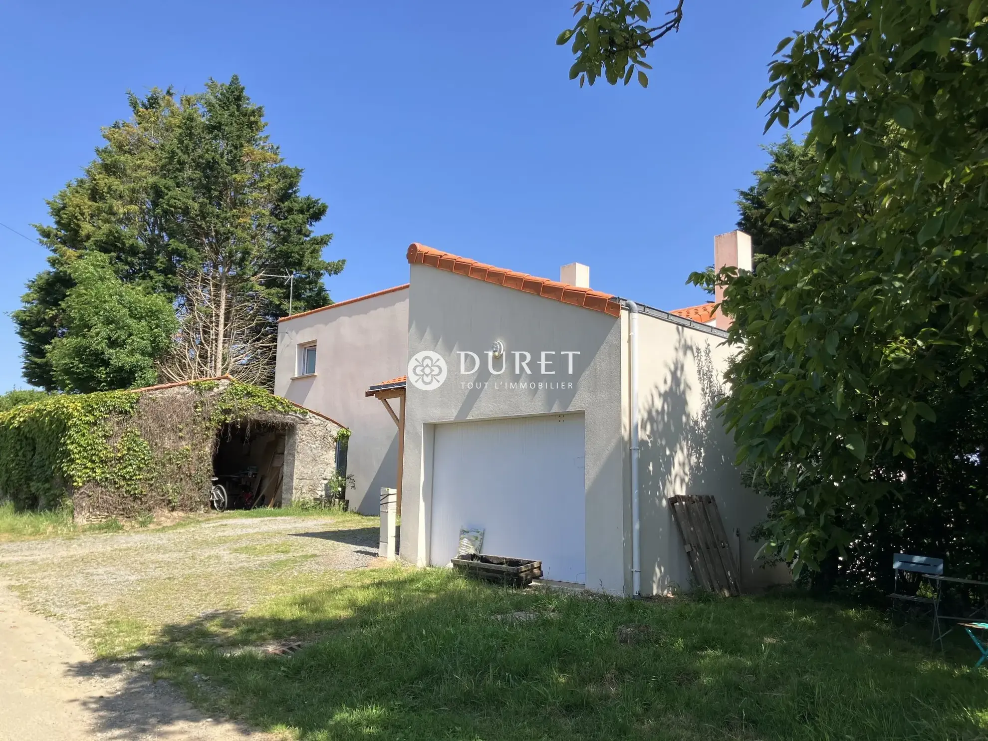 Maison à vendre à Orée-d'Anjou, 95 m² avec dépendance et jardin, proche nature 
