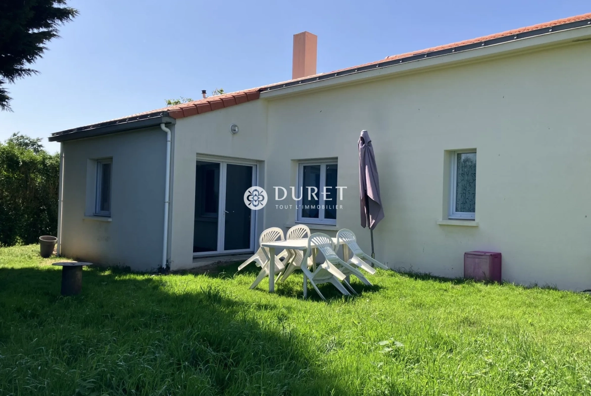 Maison à vendre à Orée-d'Anjou, 95 m² avec dépendance et jardin, proche nature 