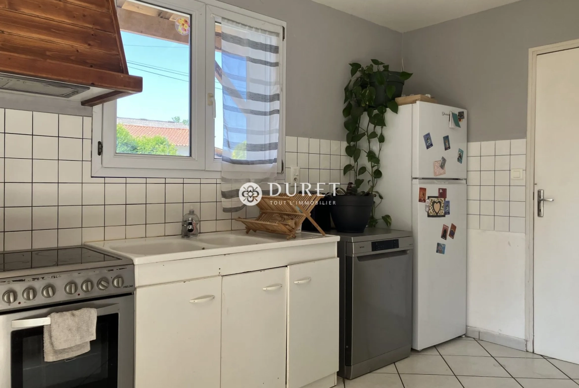 Maison à vendre à Orée-d'Anjou, 95 m² avec dépendance et jardin, proche nature 