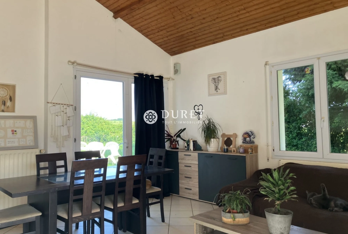 Maison à vendre à Orée-d'Anjou, 95 m² avec dépendance et jardin, proche nature 
