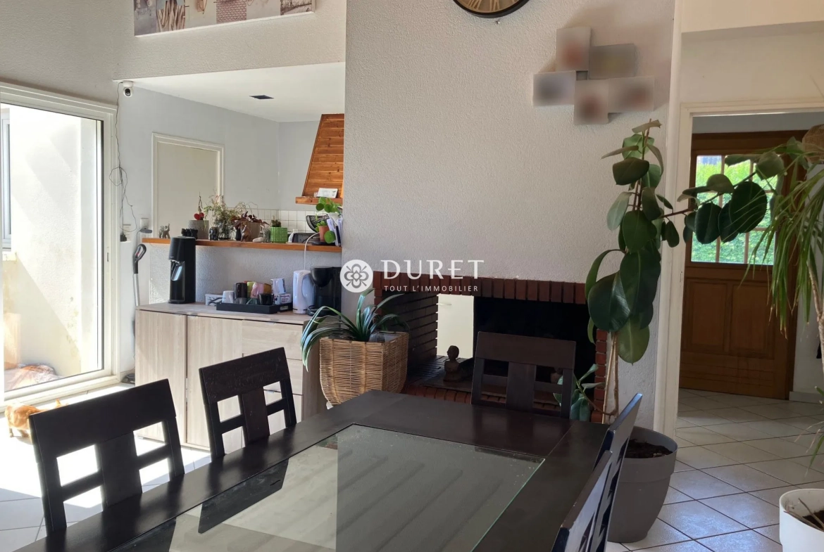 Maison à vendre à Orée-d'Anjou, 95 m² avec dépendance et jardin, proche nature 