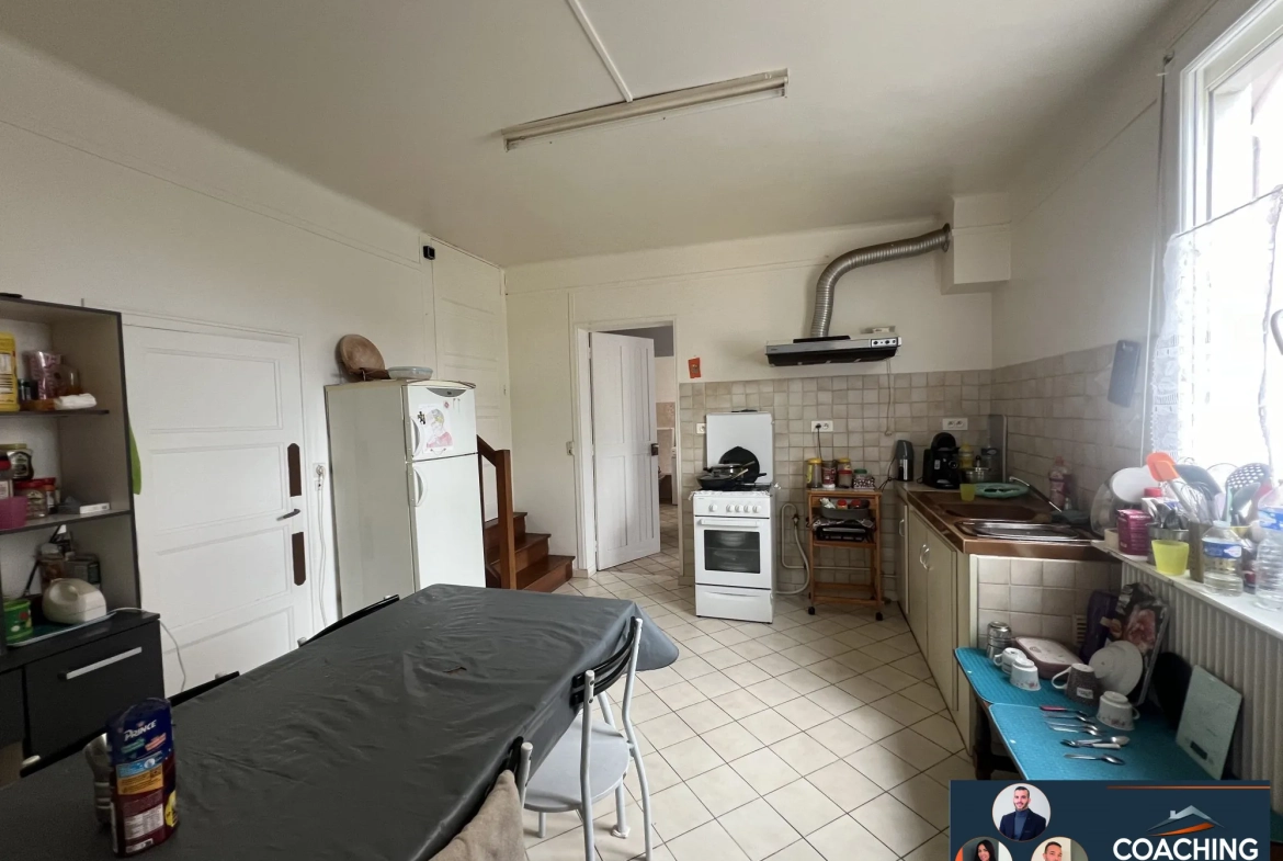 Maison familiale à Vitry-le-François avec grands espaces et terrain clos 