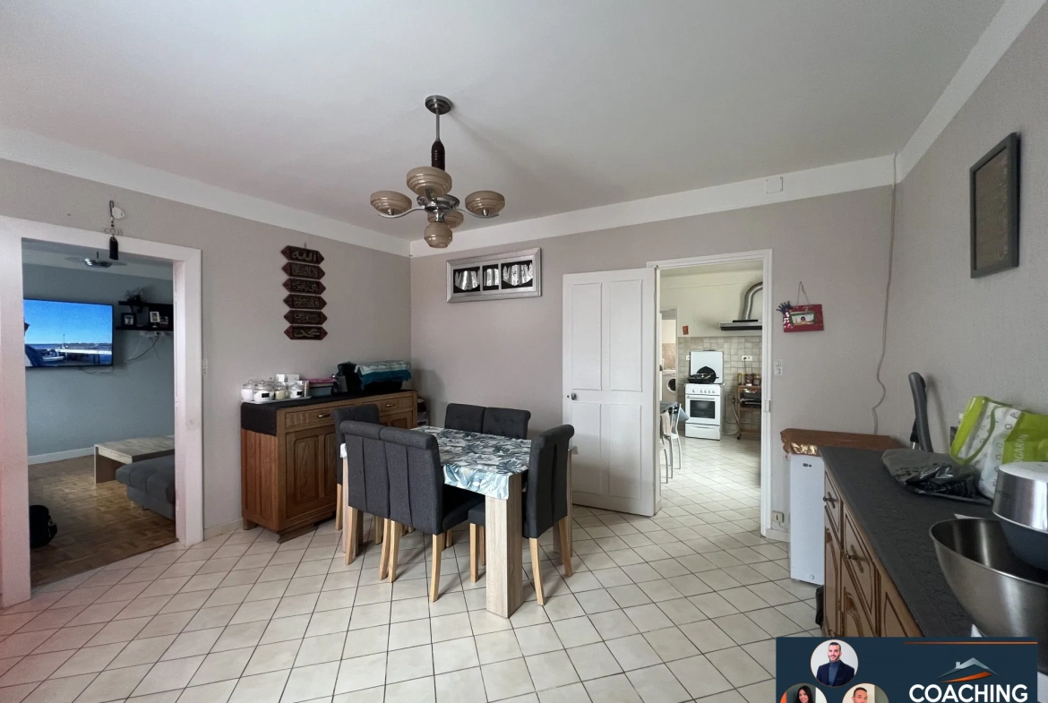 Maison familiale à Vitry-le-François avec grands espaces et terrain clos 