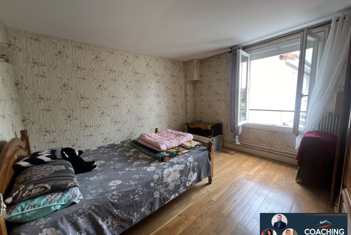 Maison familiale à Vitry-le-François avec grands espaces et terrain clos 