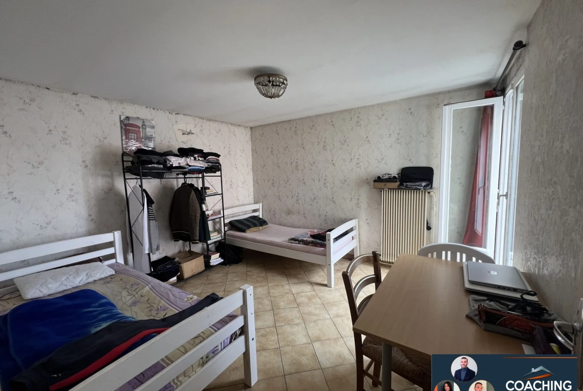 Maison familiale à Vitry-le-François avec grands espaces et terrain clos 