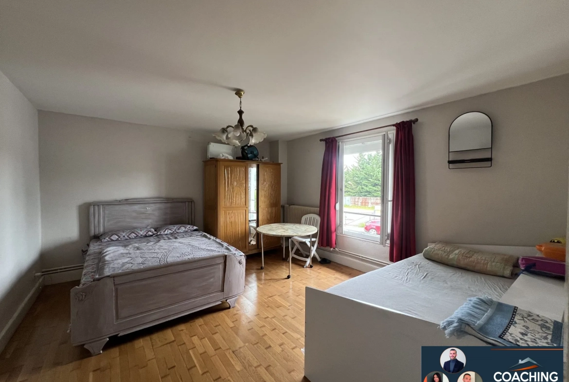Maison familiale à Vitry-le-François avec grands espaces et terrain clos 