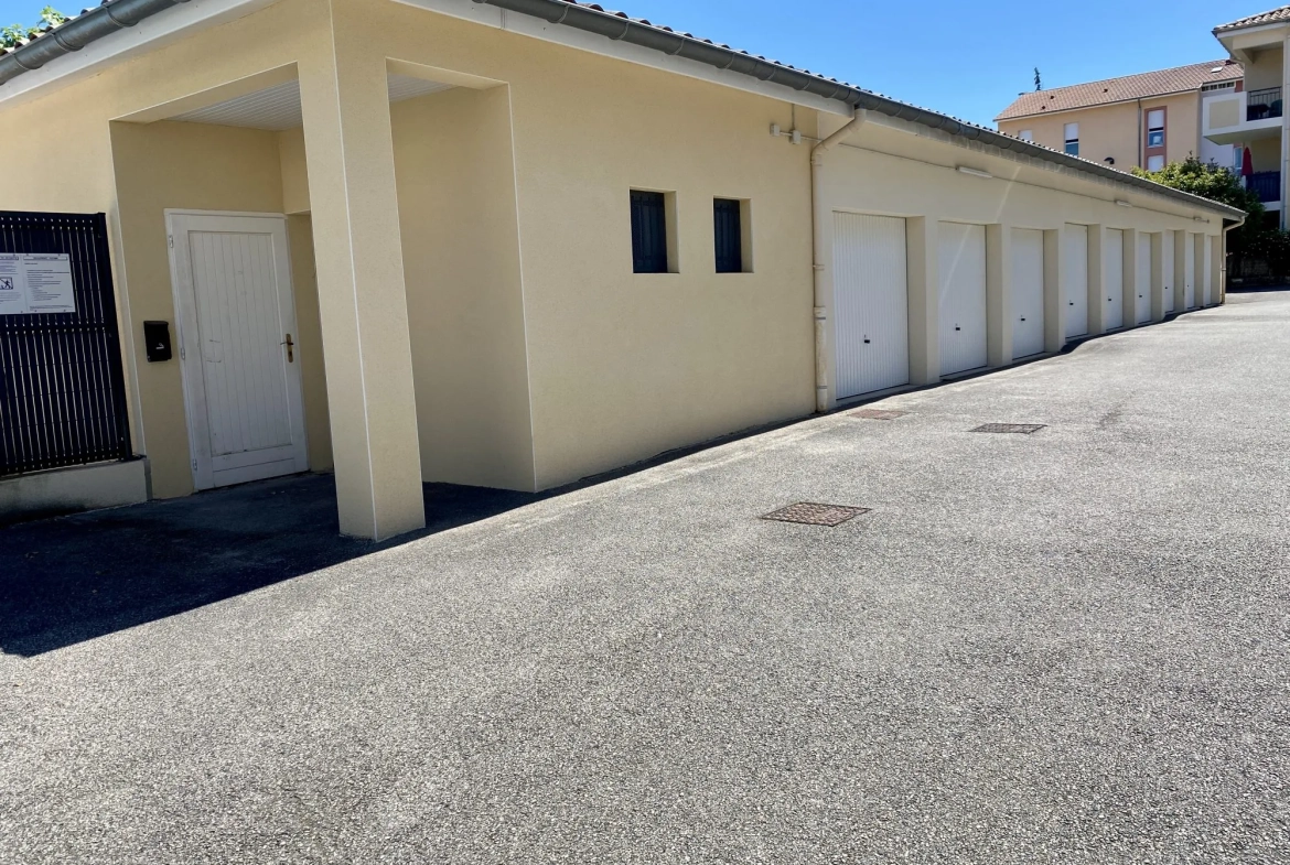 Appartement à vendre à Romans-sur-Isère avec terrasse, jardin et piscine 