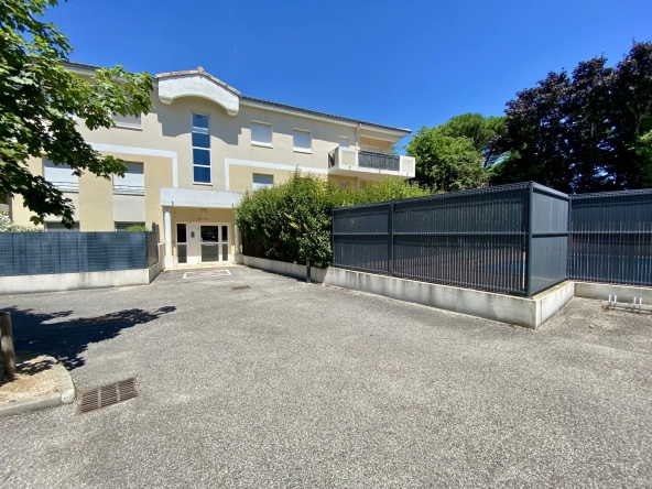 Appartement à vendre à Romans-sur-Isère avec terrasse, jardin et piscine