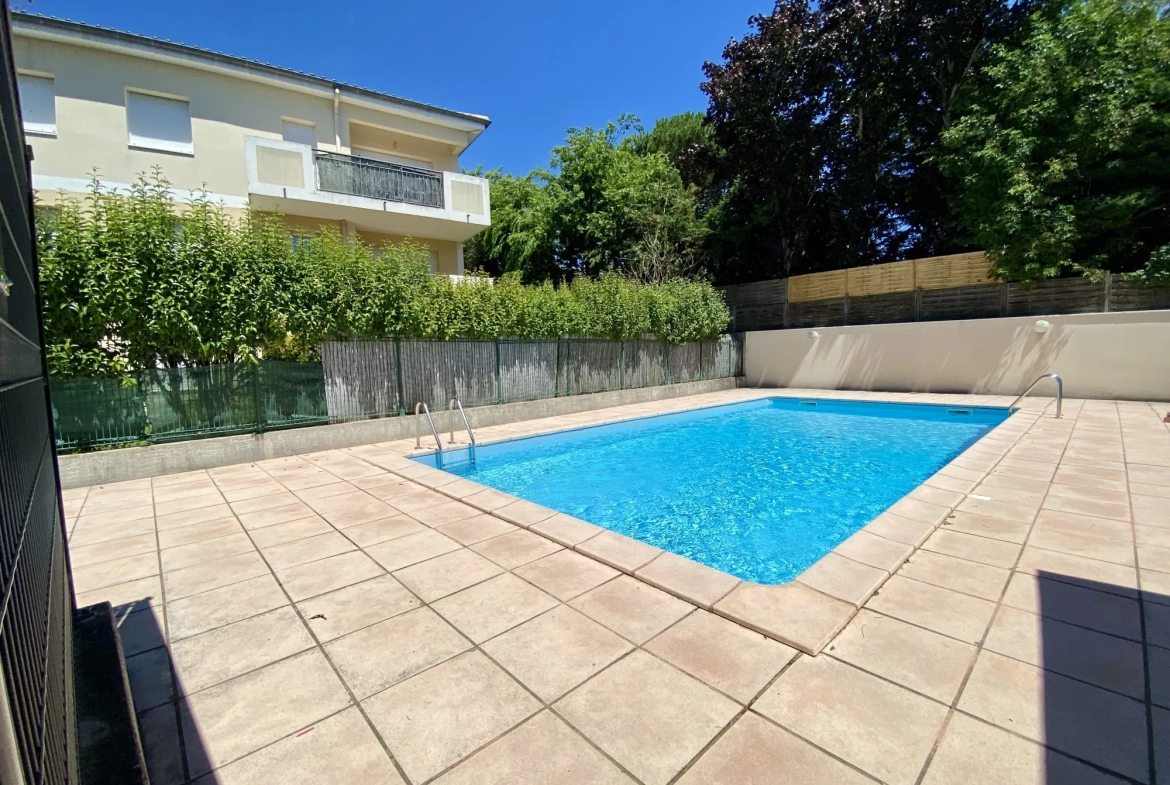 Appartement à vendre à Romans-sur-Isère avec terrasse, jardin et piscine 