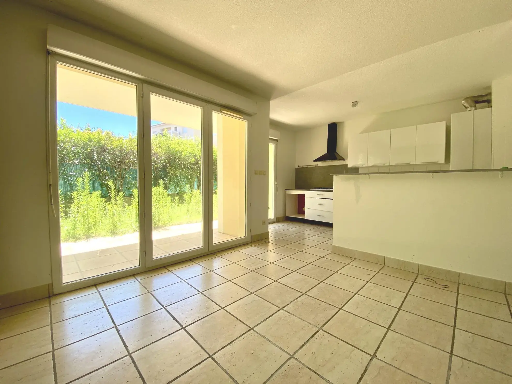 Appartement à vendre à Romans-sur-Isère avec terrasse, jardin et piscine 