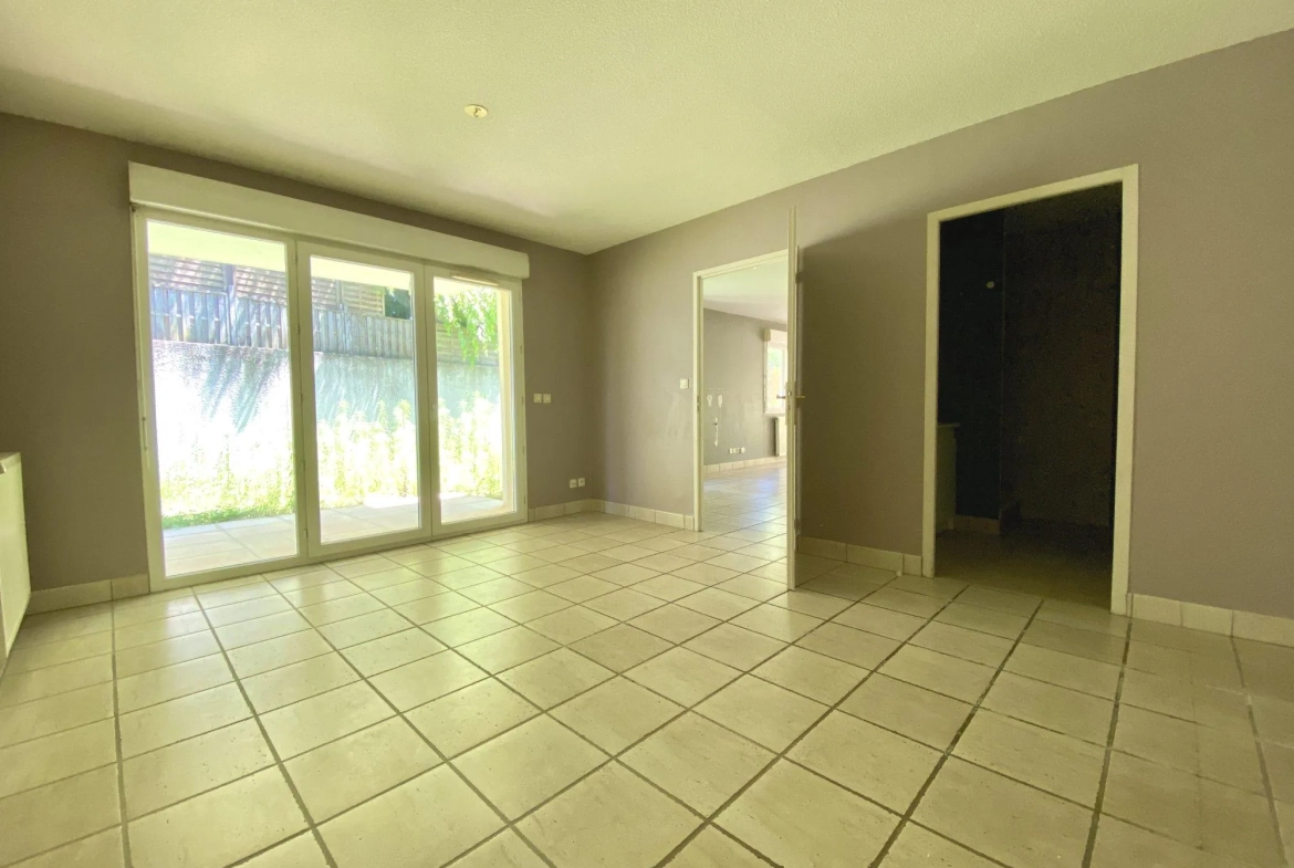 Appartement à vendre à Romans-sur-Isère avec terrasse, jardin et piscine 