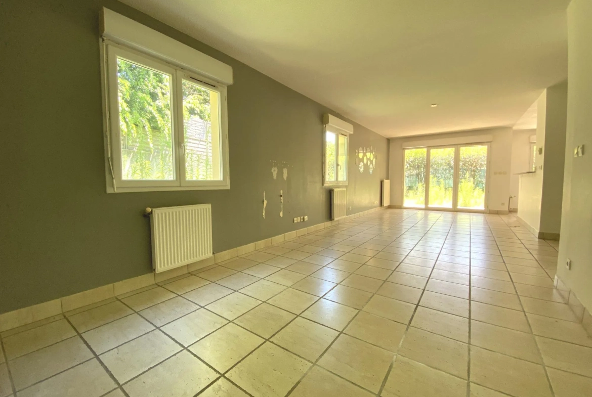 Appartement à vendre à Romans-sur-Isère avec terrasse, jardin et piscine 