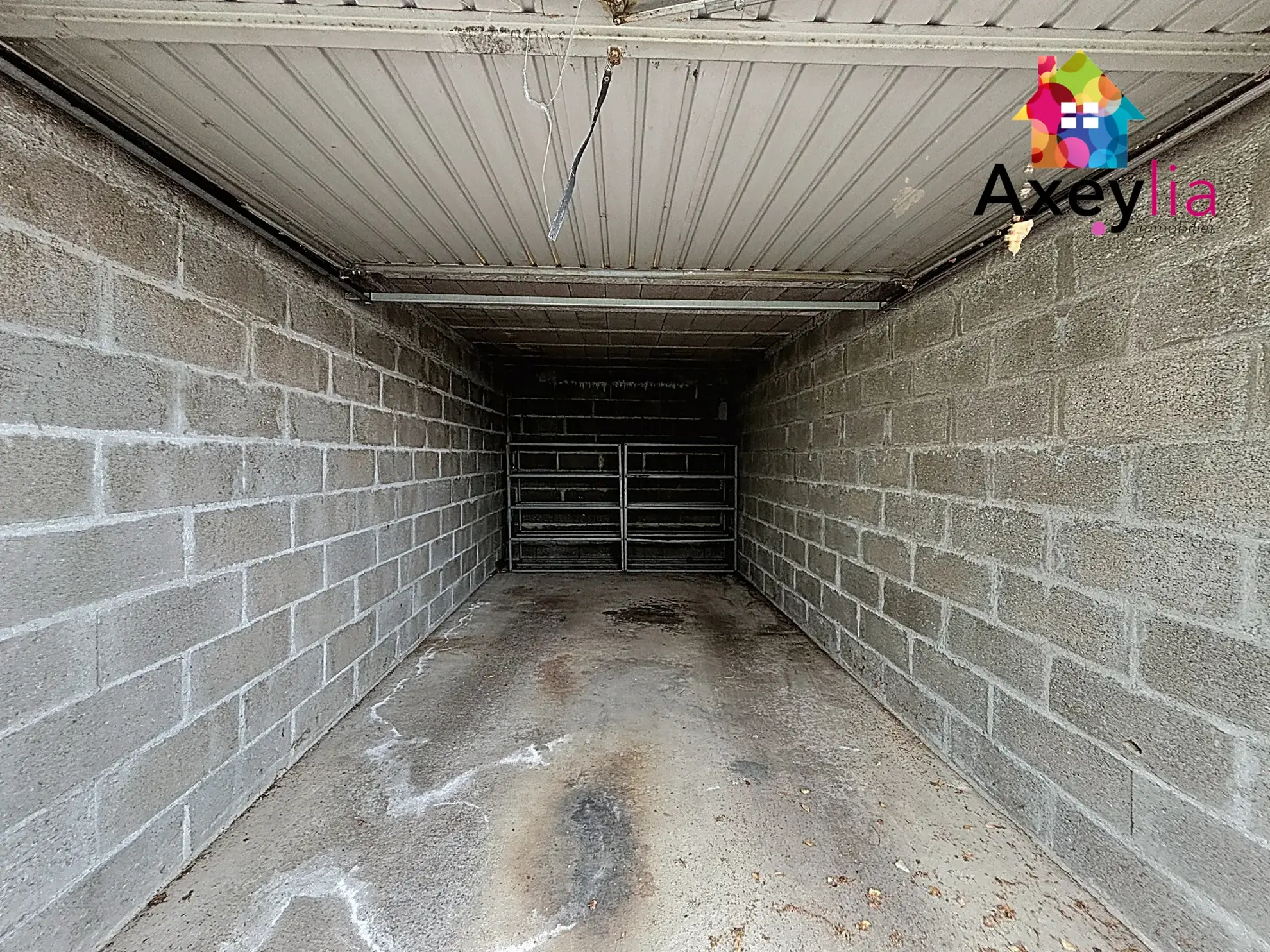 Appartement T4 rénové avec balcon, garage et parking à Charlieu 