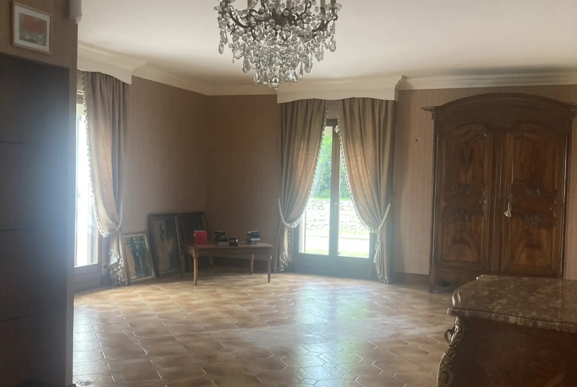 Maison de village de 125 m² à La Tour Blanche avec 2 chambres et terrasse 