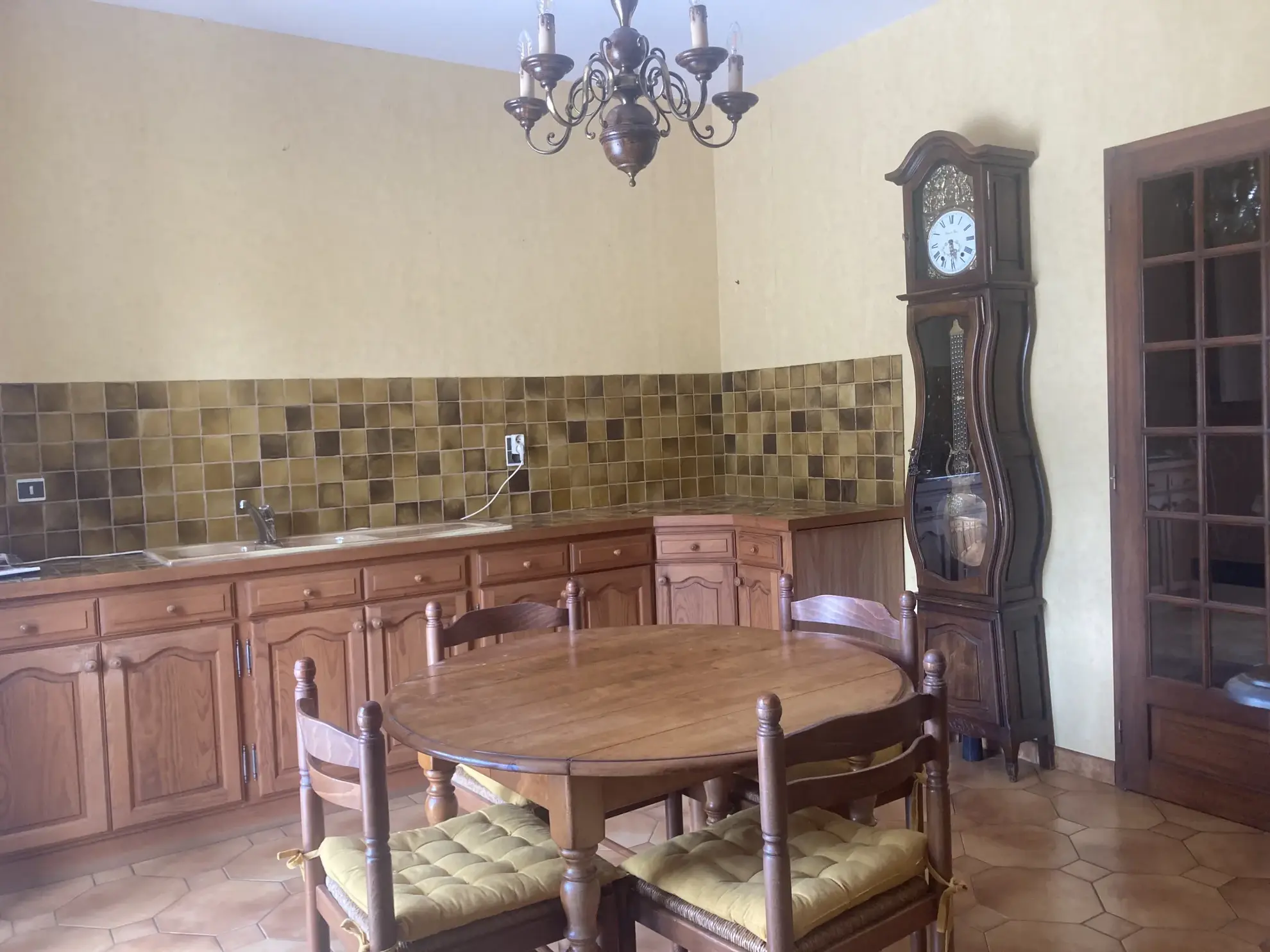 Maison de village de 125 m² à La Tour Blanche avec 2 chambres et terrasse 