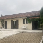 Maison de village de 125 m² à La Tour Blanche avec 2 chambres et terrasse