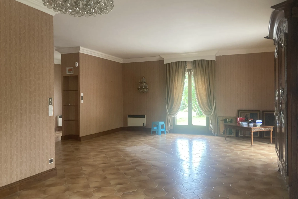 Maison de village de 125 m² à La Tour Blanche avec 2 chambres et terrasse 