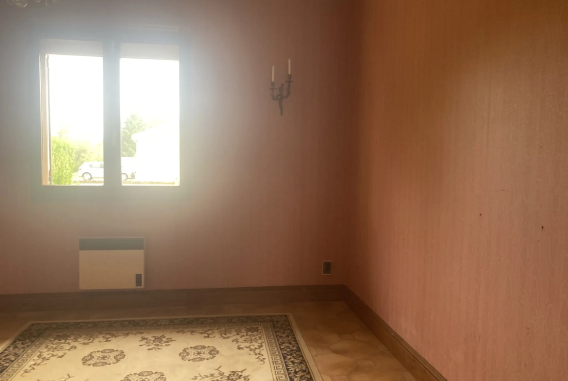 Maison de village de 125 m² à La Tour Blanche avec 2 chambres et terrasse 