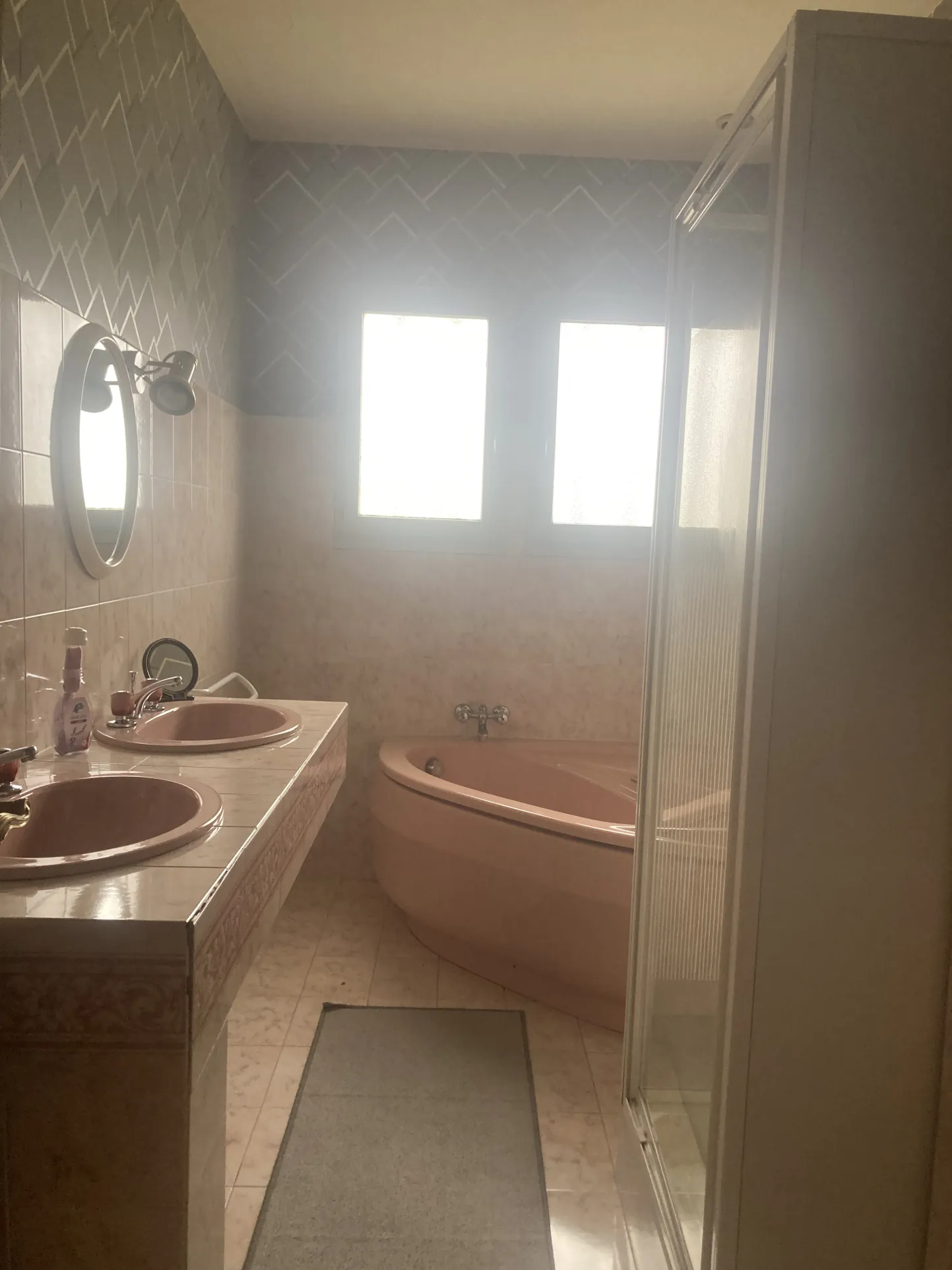 Maison de village de 125 m² à La Tour Blanche avec 2 chambres et terrasse 
