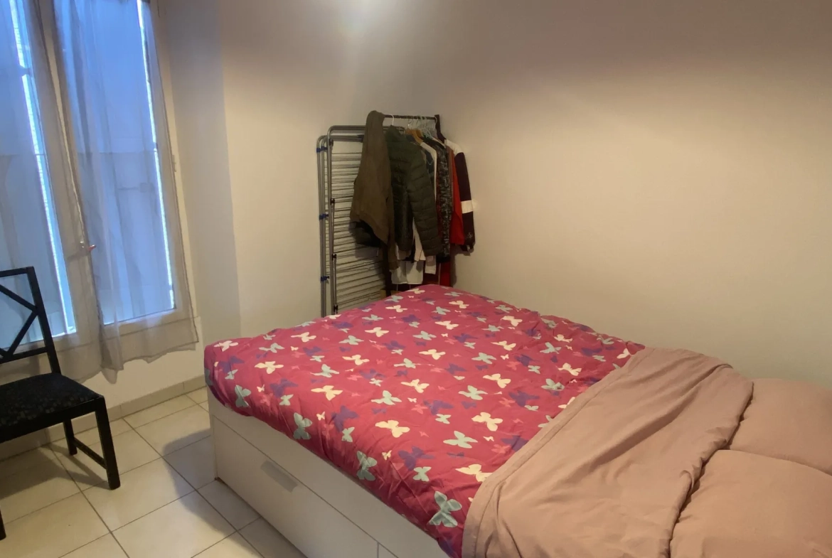 Appartement F2 en hyper-centre-ville de La Ferté-Alais avec cave et bon rendement locatif 