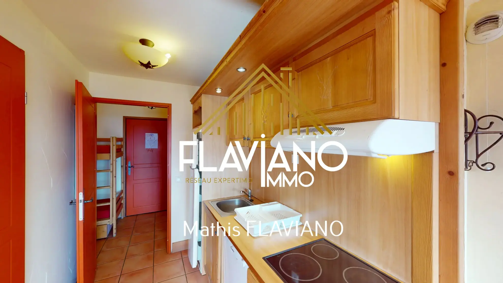 Appartement à Pra-Loup 1500 avec vue vallée et stationnement privé 