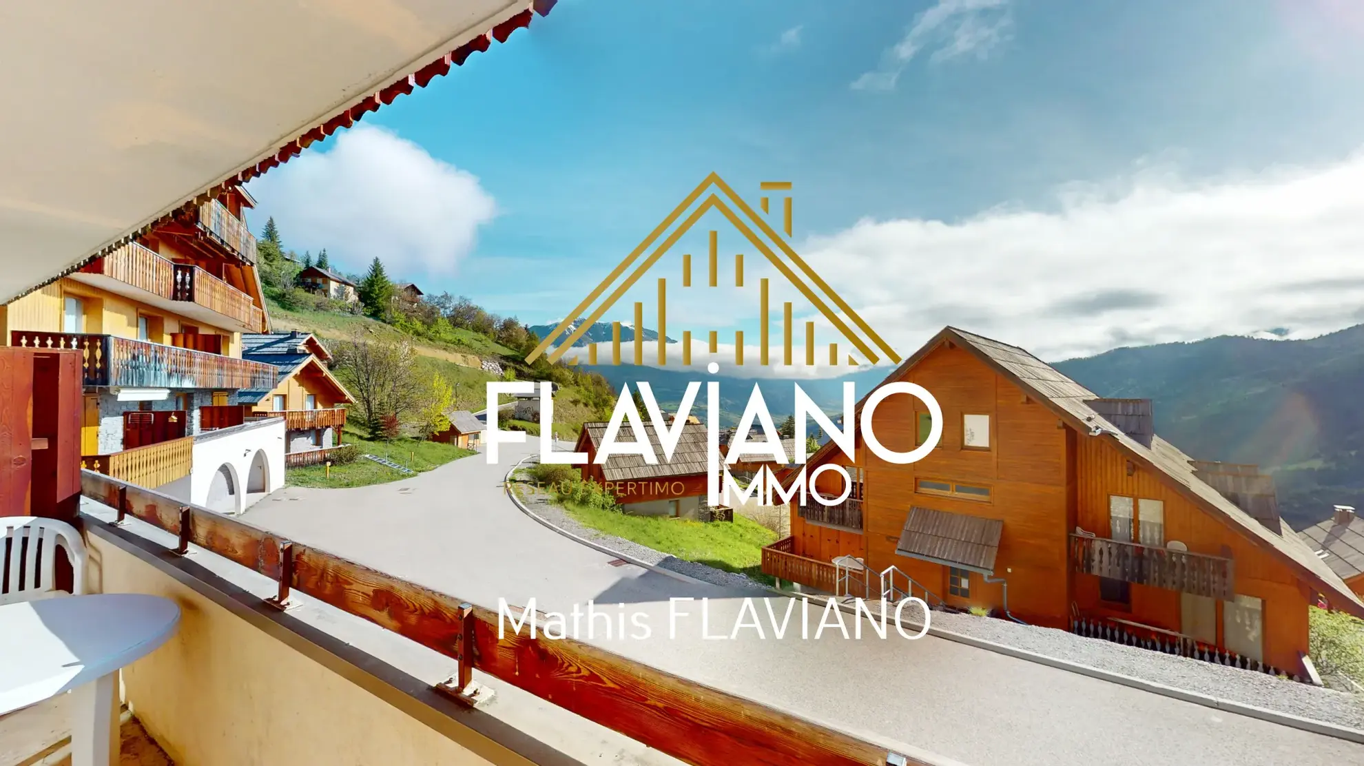 Appartement à Pra-Loup 1500 avec vue vallée et stationnement privé 