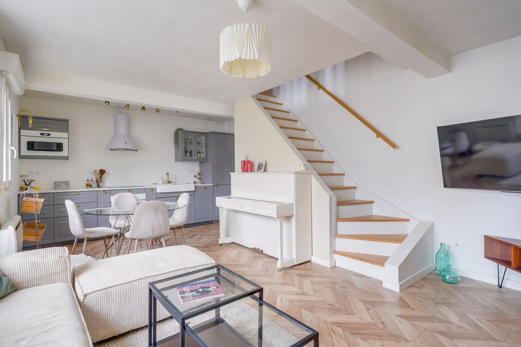 Appartement triplex 3 pièces à Bordeaux La Bastide de 75 m² avec balcon 