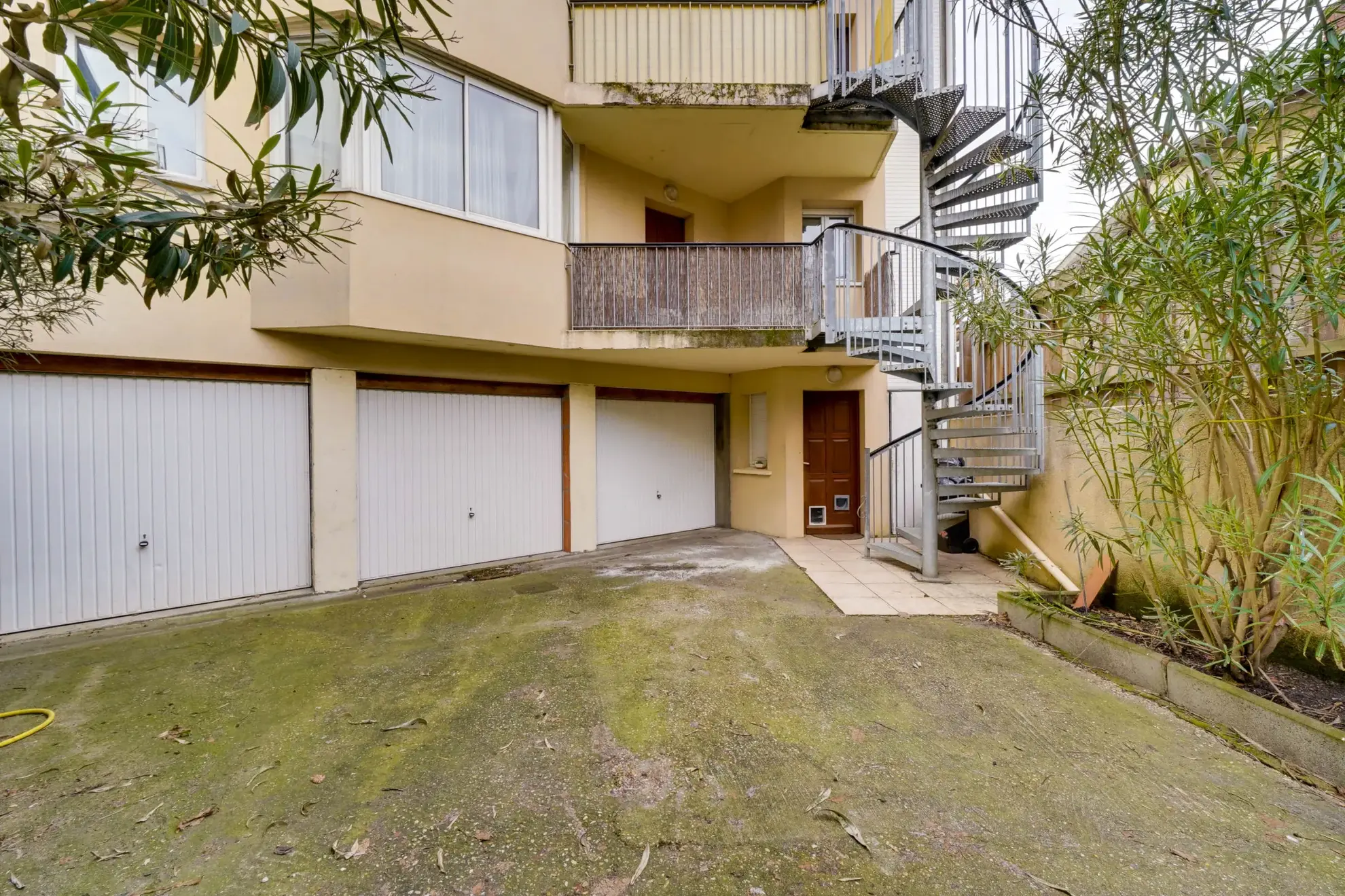 Appartement triplex 3 pièces à Bordeaux La Bastide de 75 m² avec balcon 