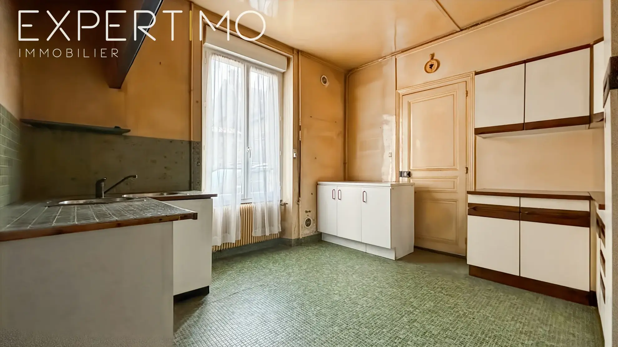 Maison ancienne avec potentiel de rénovation à Méréville - 5 chambres, sous-sol de 300 m² 