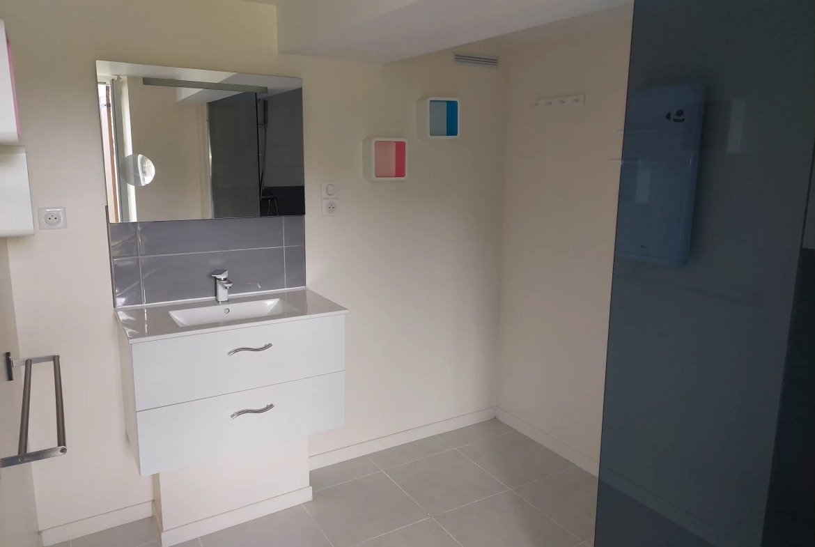 Maison rénovée avec terrain et dépendance à 20 min de Langon 