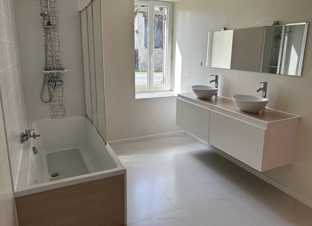 Maison rénovée avec terrain et dépendance à 20 min de Langon 