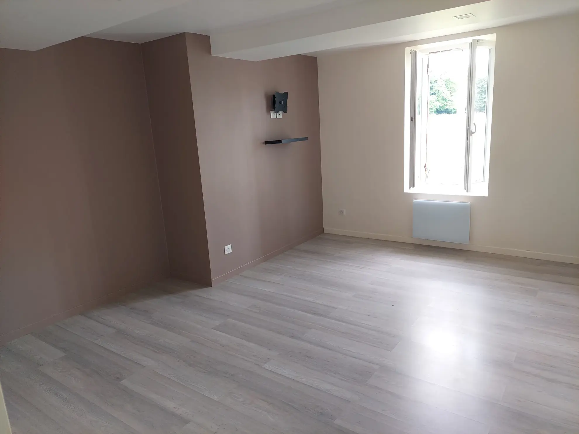 Maison rénovée avec terrain et dépendance à 20 min de Langon 