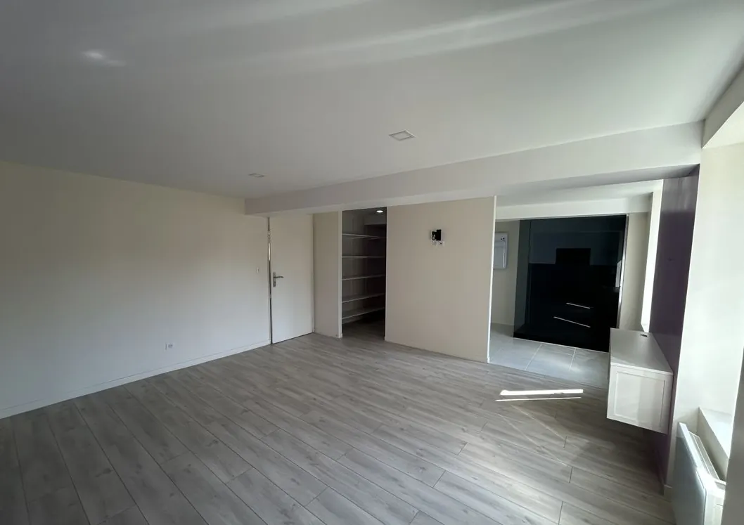 Maison rénovée avec terrain et dépendance à 20 min de Langon 