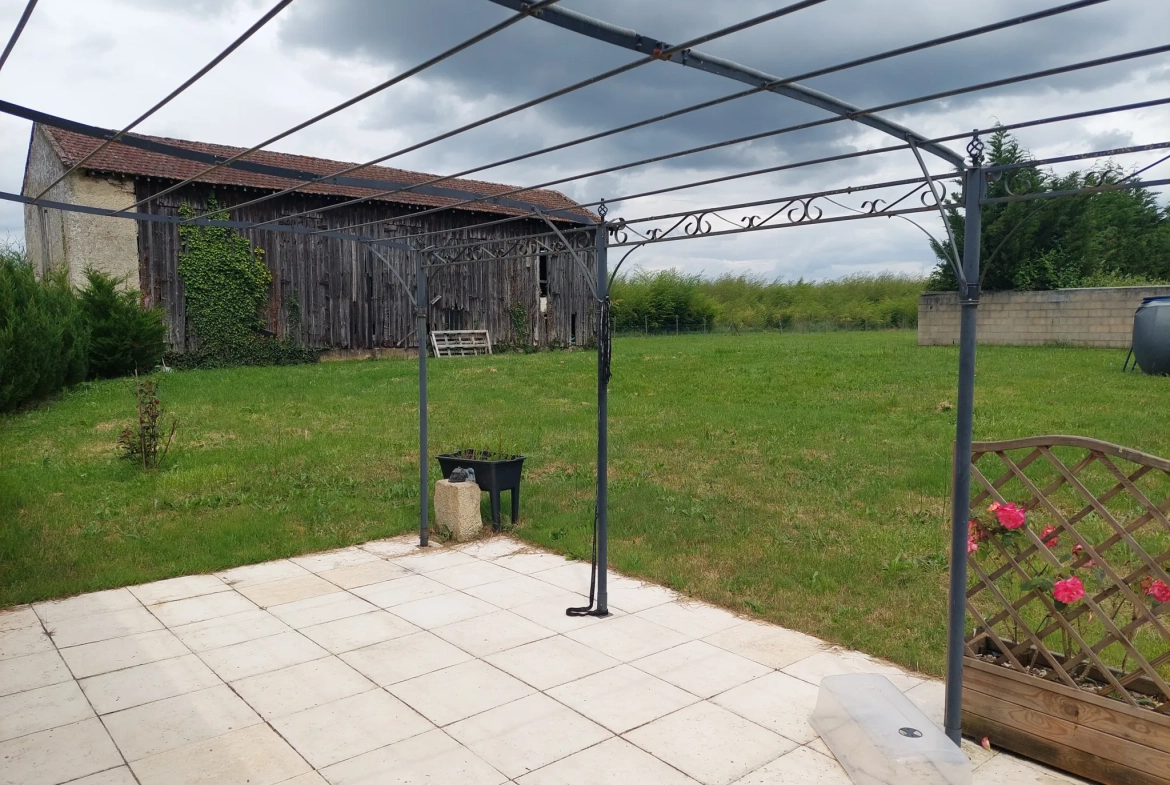 Maison rénovée avec terrain et dépendance à 20 min de Langon 