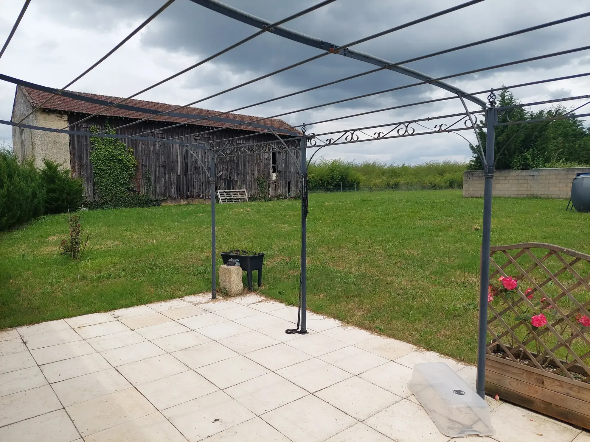 Maison rénovée avec terrain et dépendance à 20 min de Langon 