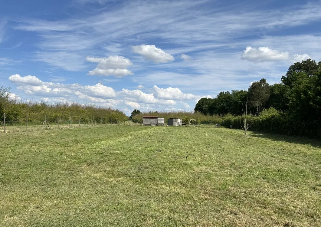 Maison rénovée avec terrain et dépendance à 20 min de Langon 