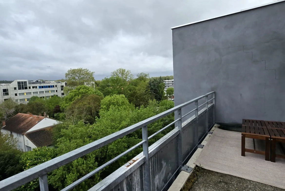 Appartement T3 avec terrasse et parking à Toulouse - Dernier étage 